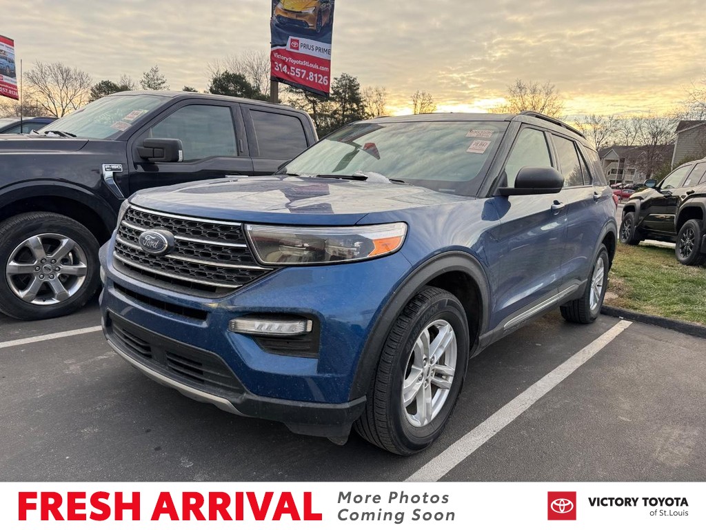 Ford Explorer Vehicle Full-screen Gallery Image 01