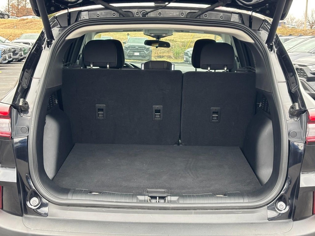 Ford Escape Vehicle Full-screen Gallery Image 05