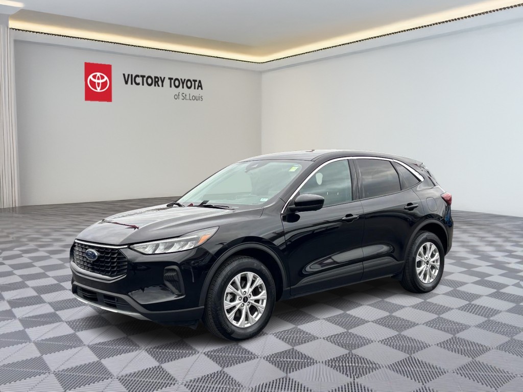 Ford Escape Vehicle Full-screen Gallery Image 08