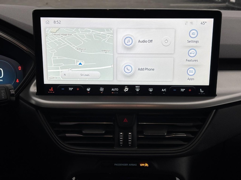 Ford Escape Vehicle Full-screen Gallery Image 15