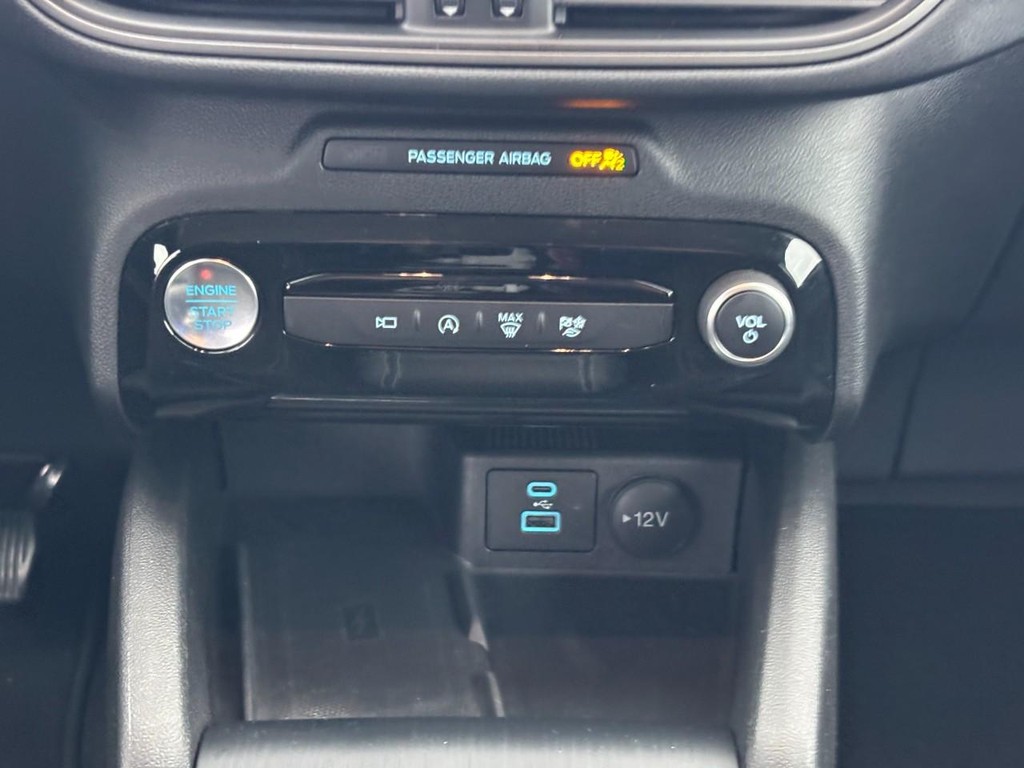 Ford Escape Vehicle Full-screen Gallery Image 16