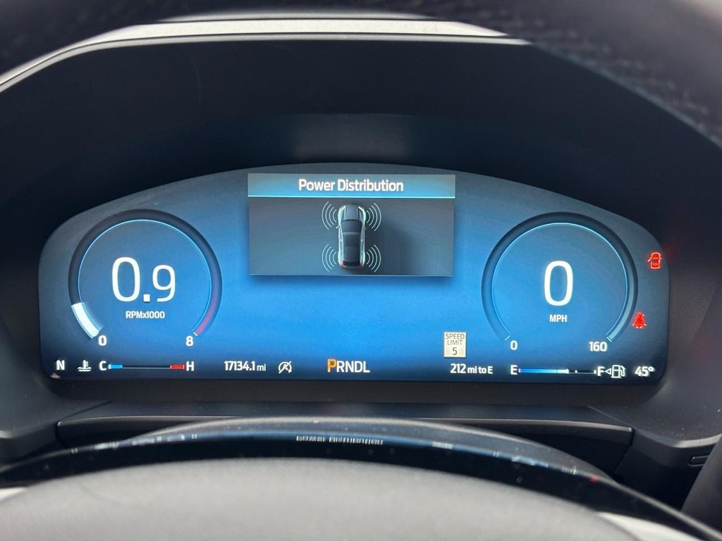 Ford Escape Vehicle Full-screen Gallery Image 21