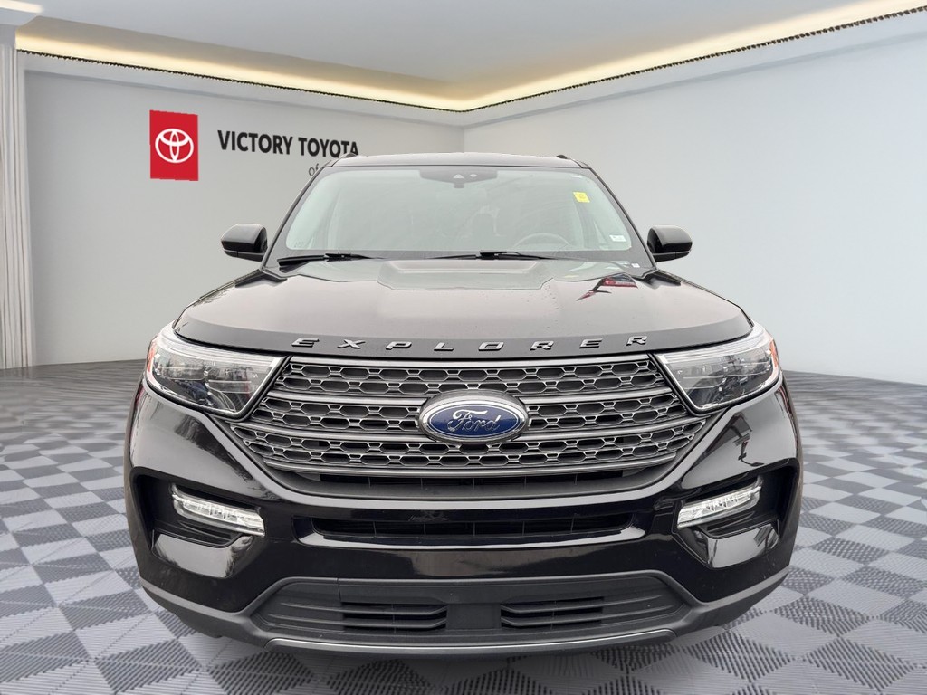 Ford Explorer Vehicle Full-screen Gallery Image 10