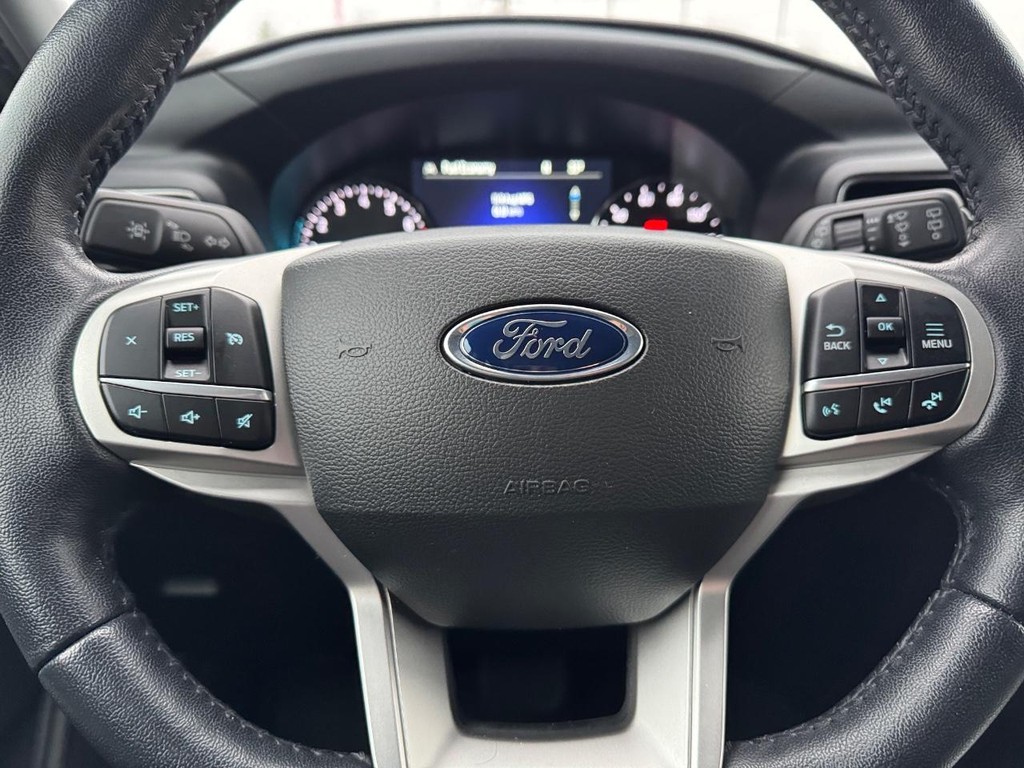 Ford Explorer Vehicle Full-screen Gallery Image 20