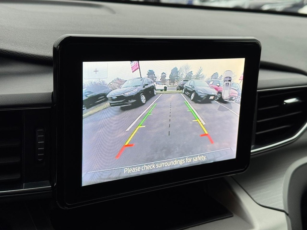 Ford Explorer Vehicle Full-screen Gallery Image 24