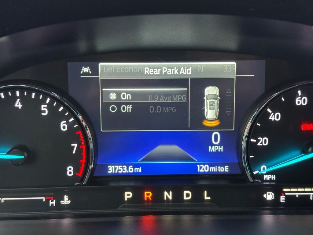 Ford Explorer Vehicle Full-screen Gallery Image 25