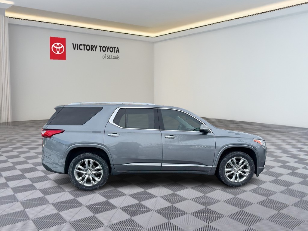 Chevrolet Traverse Vehicle Full-screen Gallery Image 02