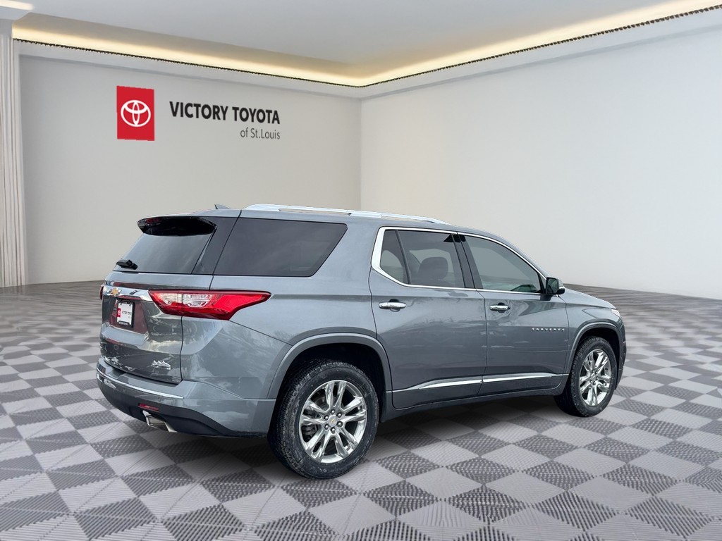 Chevrolet Traverse Vehicle Full-screen Gallery Image 03