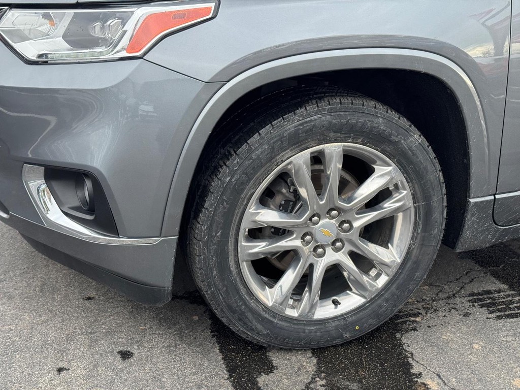 Chevrolet Traverse Vehicle Full-screen Gallery Image 09