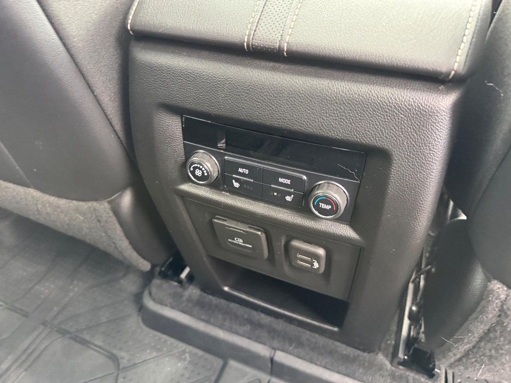 Chevrolet Traverse Vehicle Full-screen Gallery Image 14