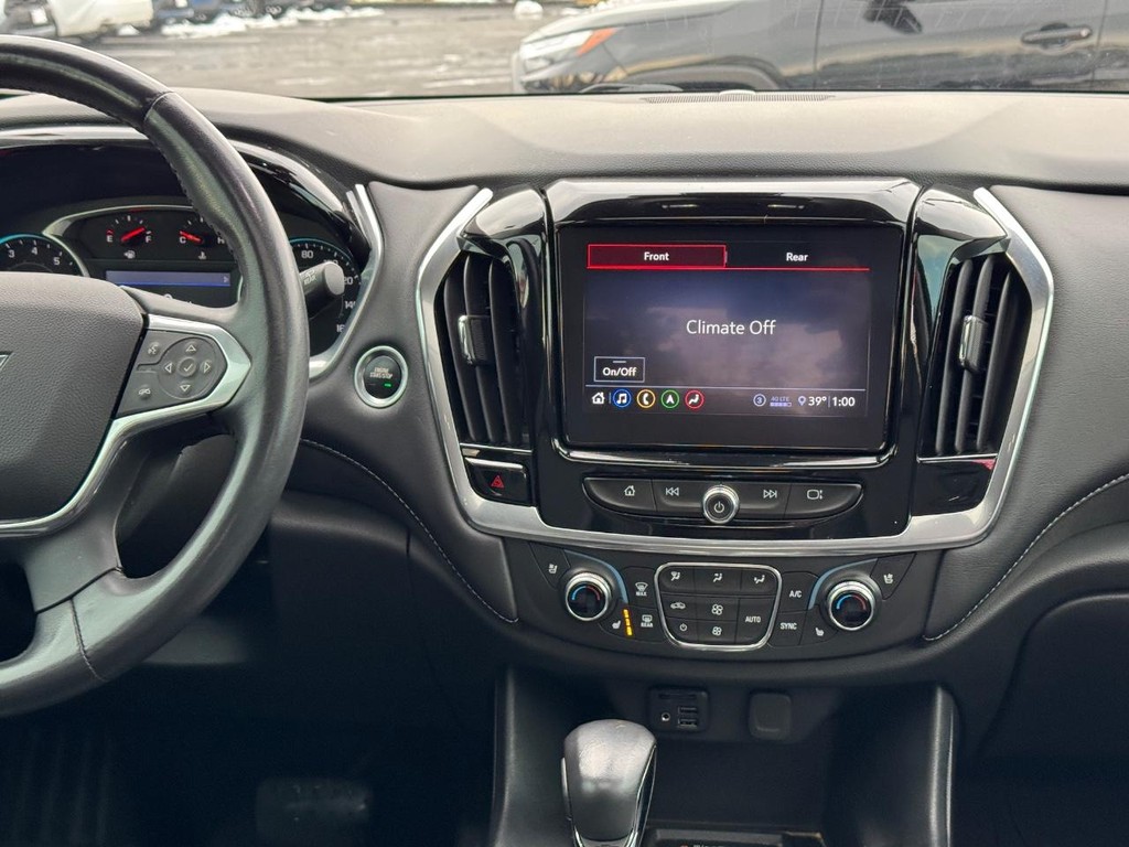 Chevrolet Traverse Vehicle Full-screen Gallery Image 17