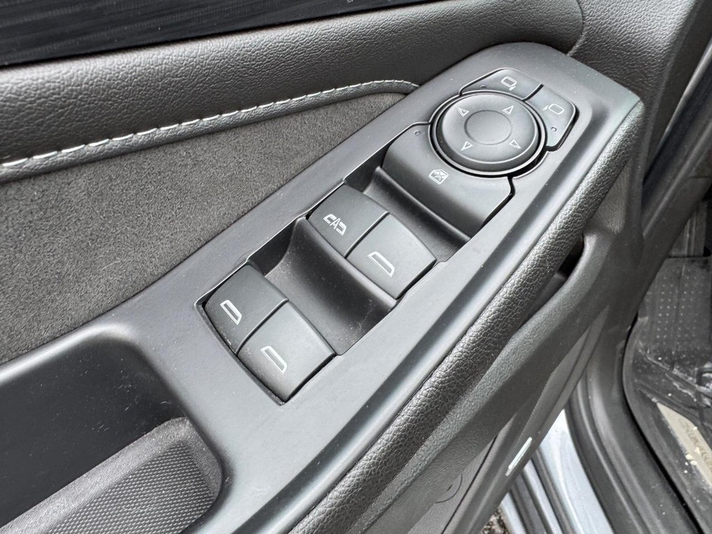 Chevrolet Traverse Vehicle Full-screen Gallery Image 20