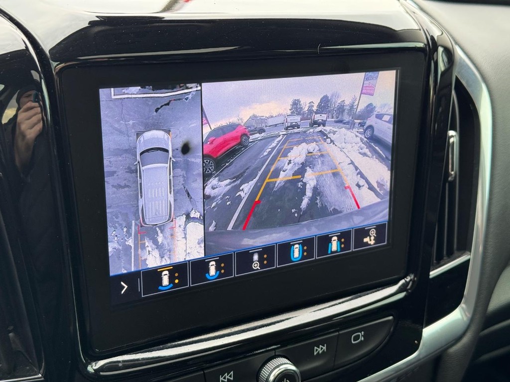 Chevrolet Traverse Vehicle Full-screen Gallery Image 26