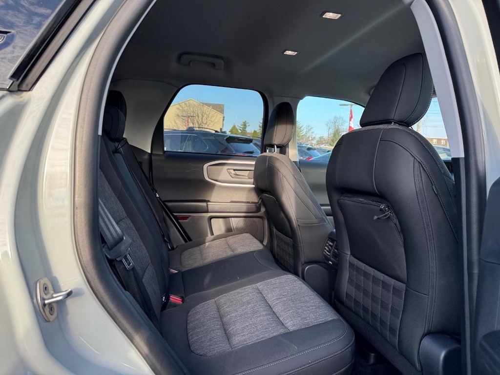 Ford Bronco Sport Vehicle Full-screen Gallery Image 09