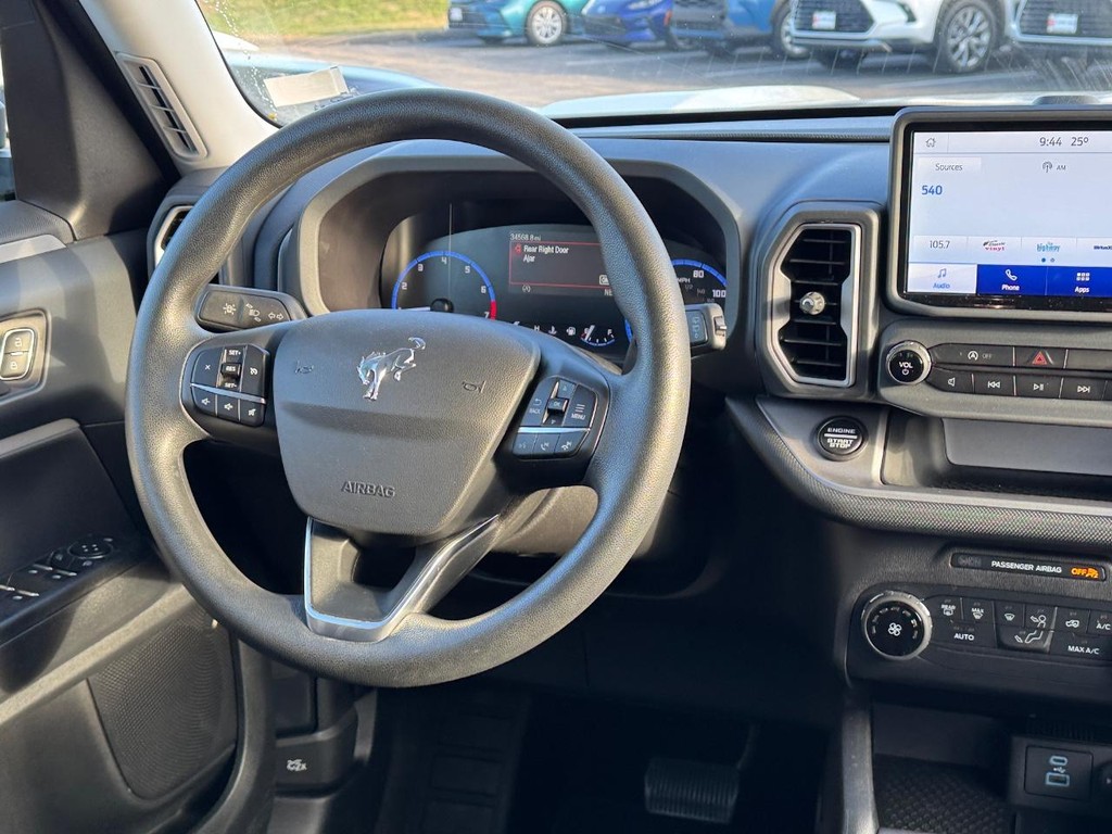 Ford Bronco Sport Vehicle Full-screen Gallery Image 11