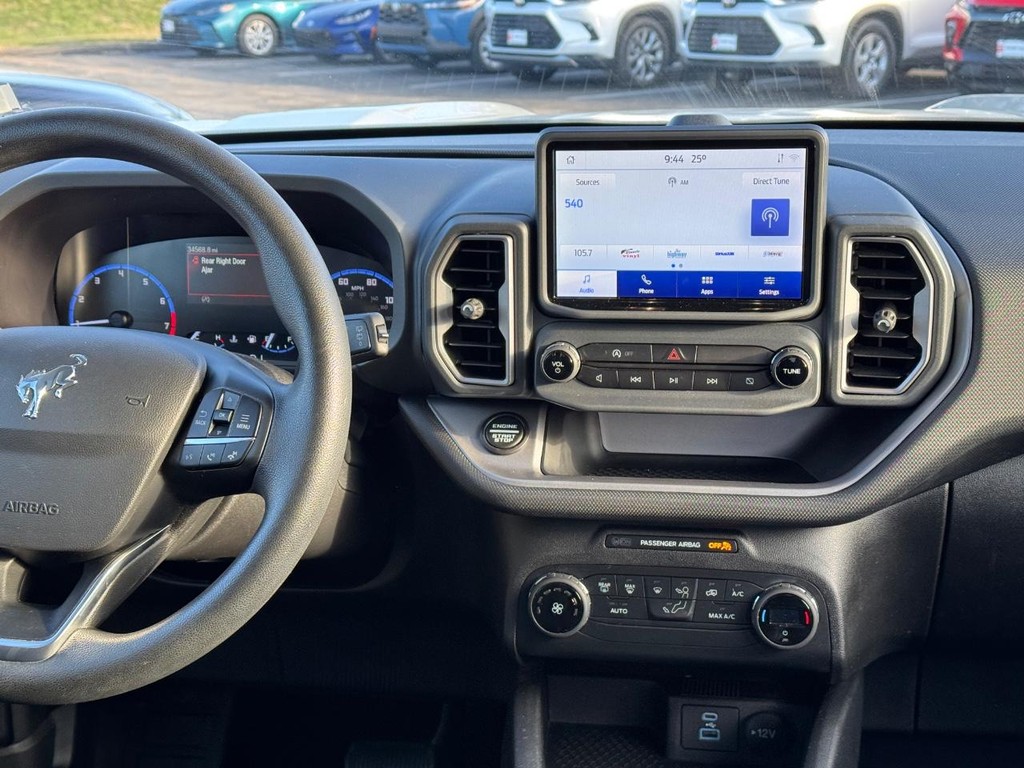 Ford Bronco Sport Vehicle Full-screen Gallery Image 12