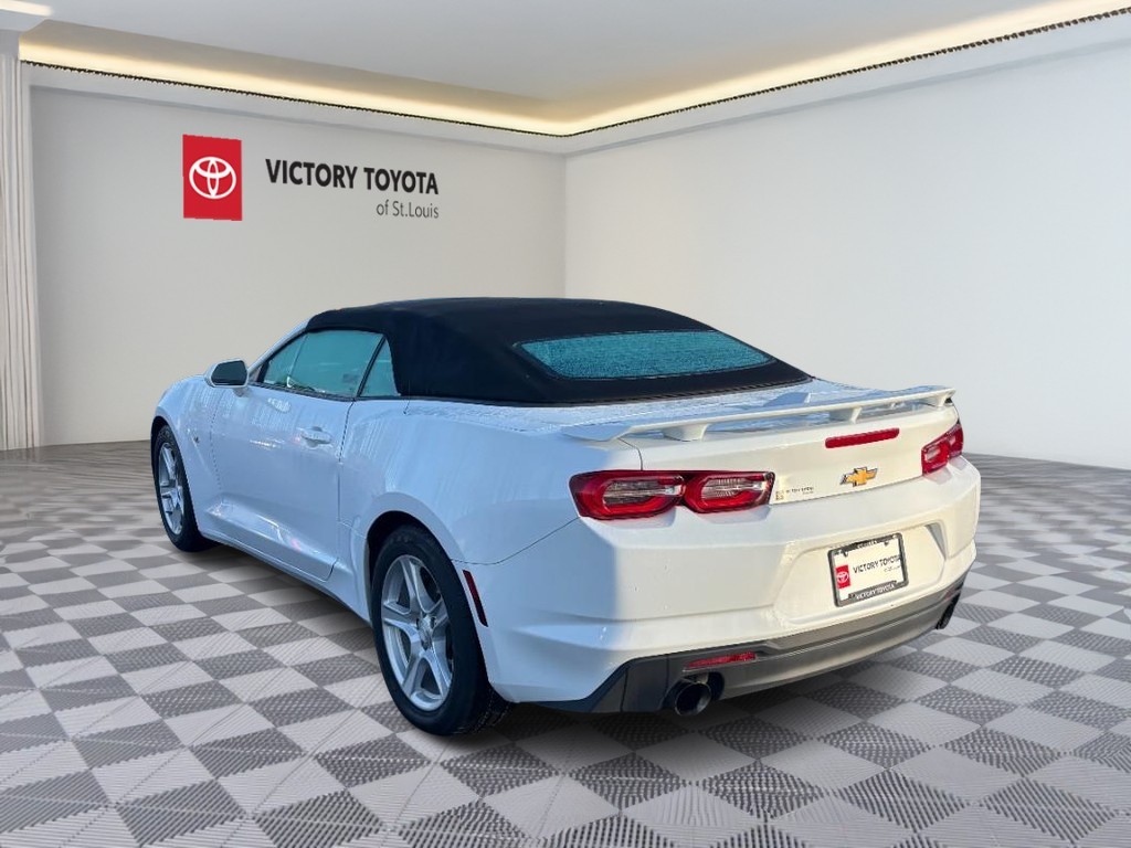 Chevrolet Camaro Vehicle Full-screen Gallery Image 06