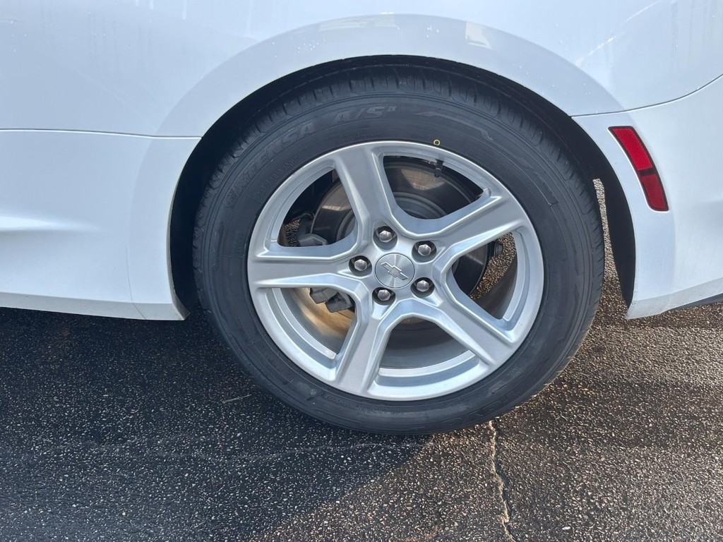 Chevrolet Camaro Vehicle Full-screen Gallery Image 09