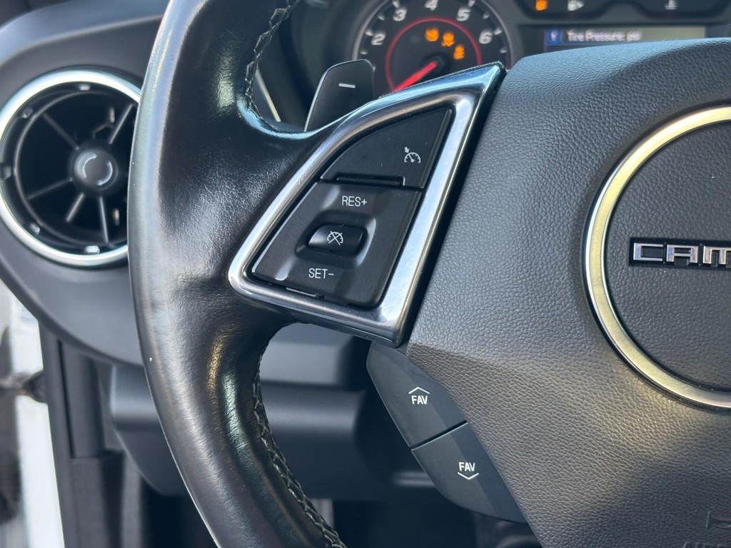 Chevrolet Camaro Vehicle Full-screen Gallery Image 15