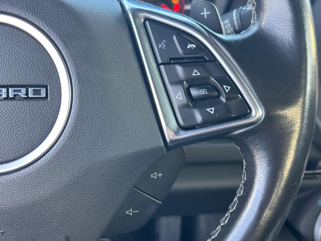 Chevrolet Camaro Vehicle Full-screen Gallery Image 17