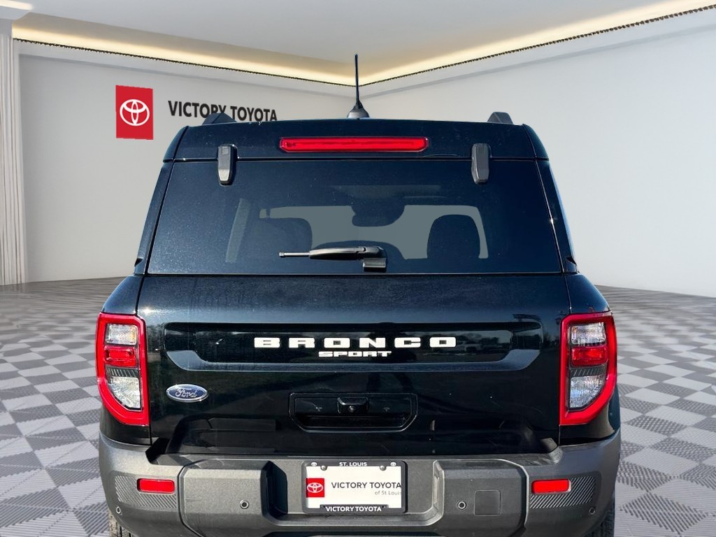 Ford Bronco Sport Vehicle Full-screen Gallery Image 04