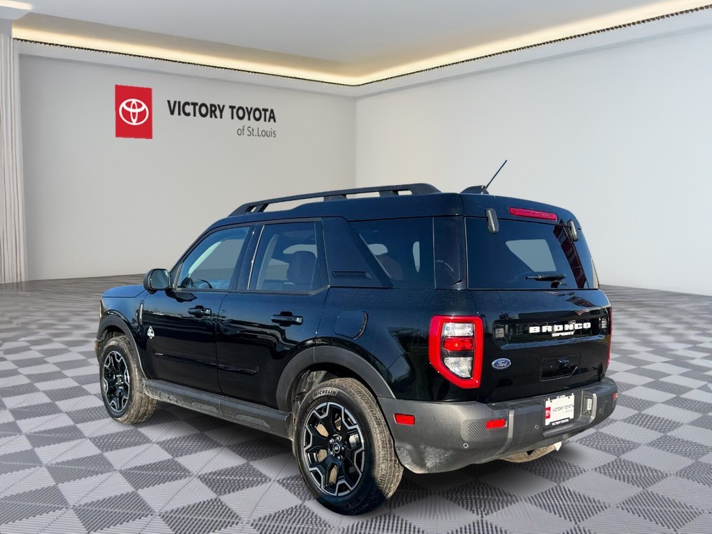 Ford Bronco Sport Vehicle Full-screen Gallery Image 06