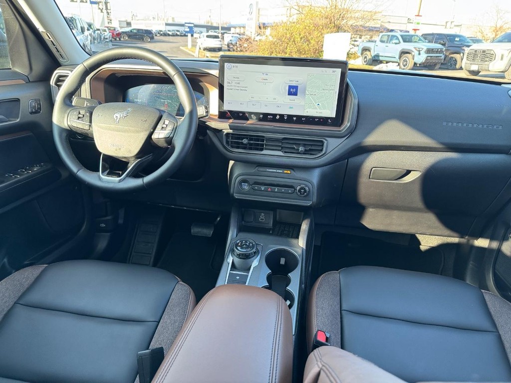 Ford Bronco Sport Vehicle Full-screen Gallery Image 14