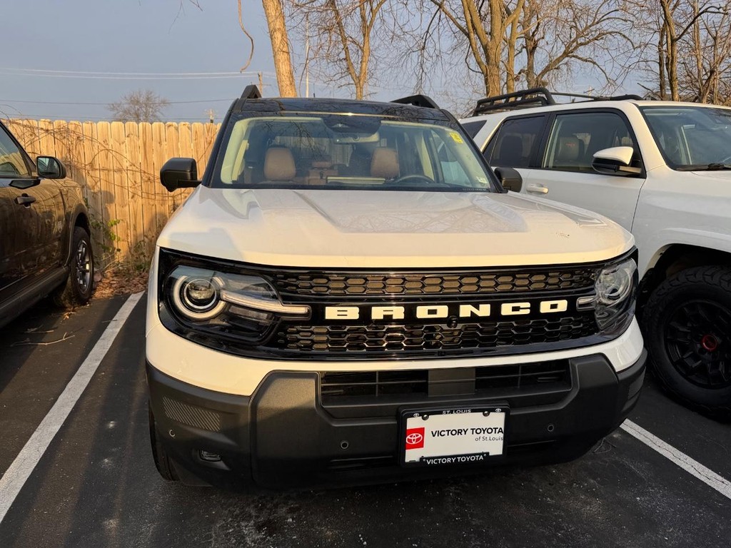 Ford Bronco Sport Vehicle Full-screen Gallery Image 02