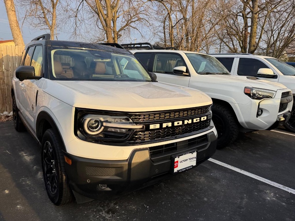 Ford Bronco Sport Vehicle Full-screen Gallery Image 03