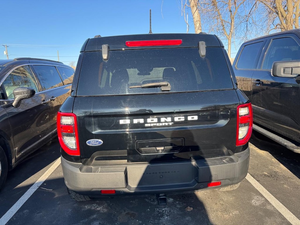 Ford Bronco Sport Vehicle Full-screen Gallery Image 04