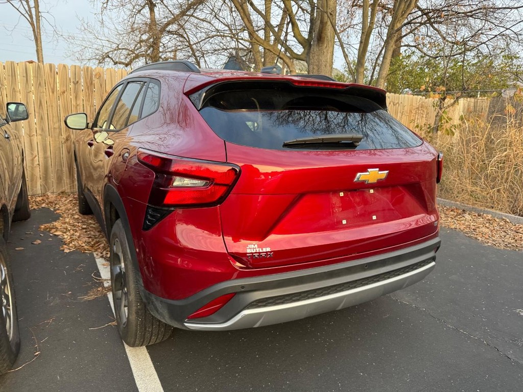 Chevrolet Trax Vehicle Full-screen Gallery Image 03