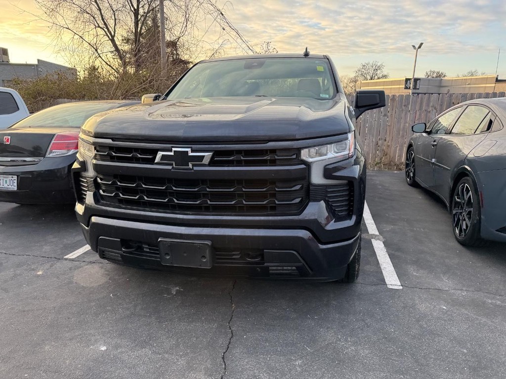 Chevrolet Silverado 1500 Vehicle Full-screen Gallery Image 02