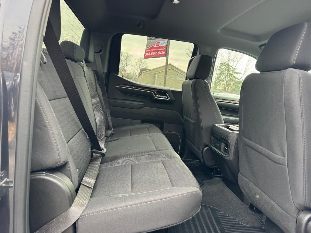 Chevrolet Silverado 1500 Vehicle Full-screen Gallery Image 10