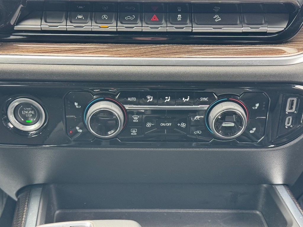 Chevrolet Silverado 1500 Vehicle Full-screen Gallery Image 14