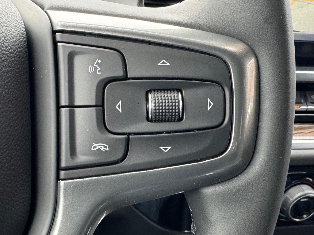 Chevrolet Silverado 1500 Vehicle Full-screen Gallery Image 20