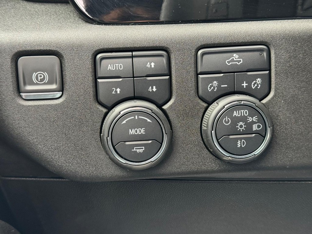 Chevrolet Silverado 1500 Vehicle Full-screen Gallery Image 22