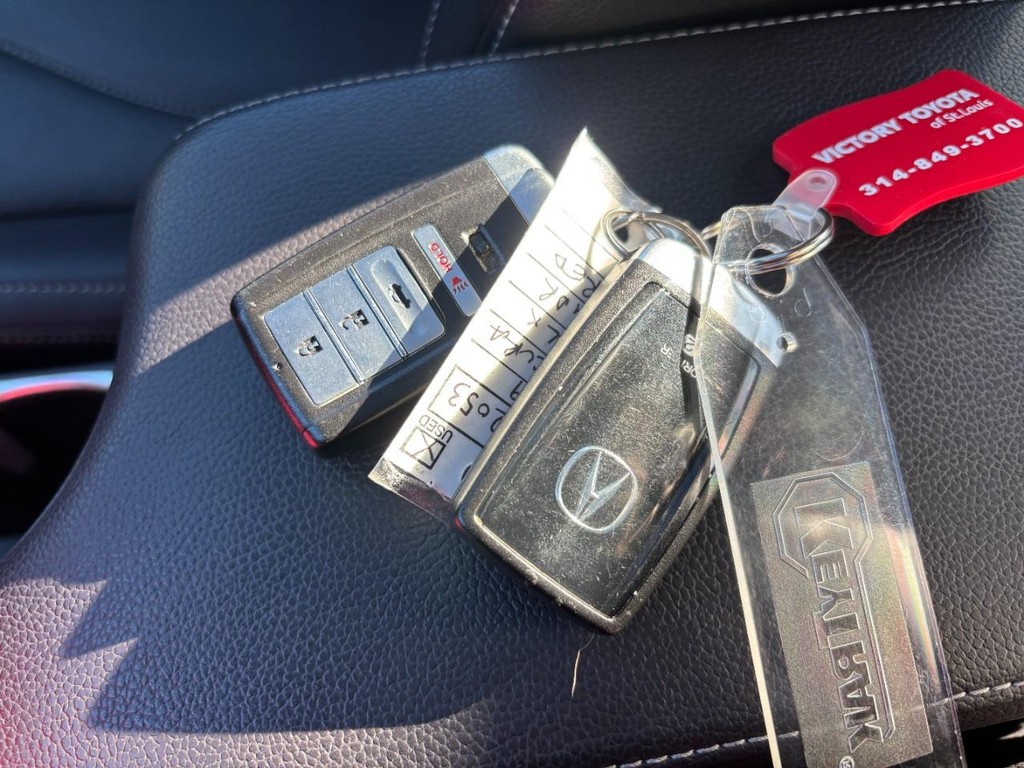 Acura ILX Vehicle Full-screen Gallery Image 05