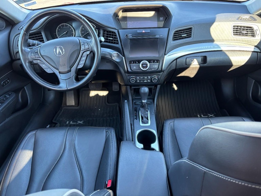 Acura ILX Vehicle Full-screen Gallery Image 12