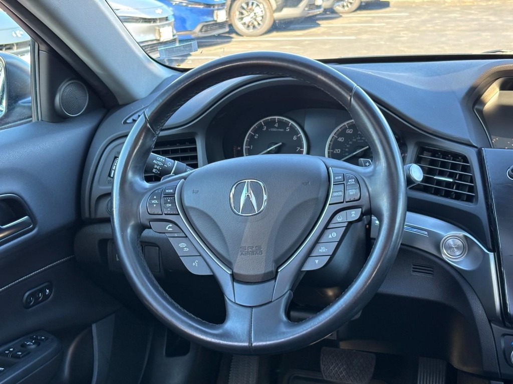 Acura ILX Vehicle Full-screen Gallery Image 13