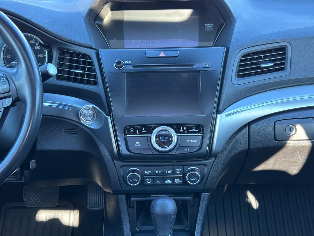 Acura ILX Vehicle Full-screen Gallery Image 14