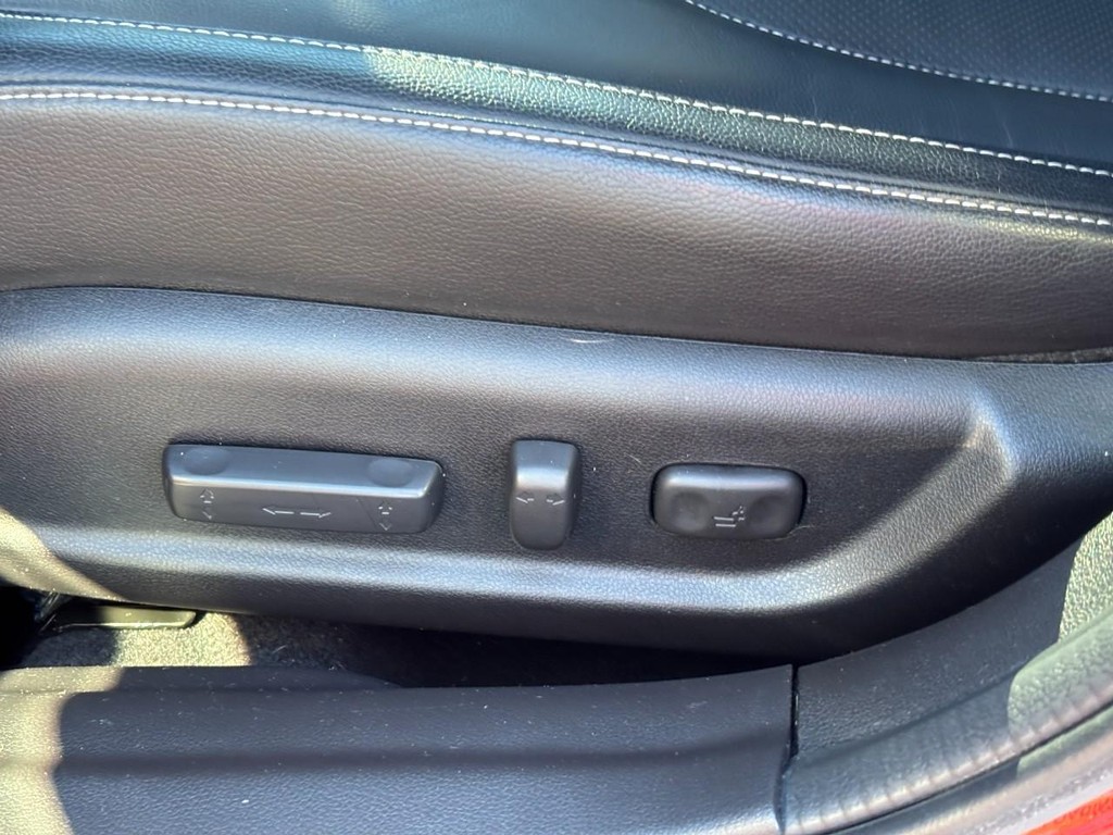 Acura ILX Vehicle Full-screen Gallery Image 16