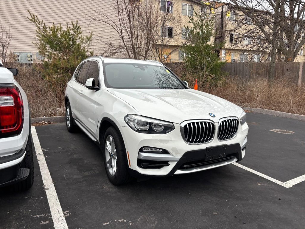 BMW X3 Vehicle Full-screen Gallery Image 03