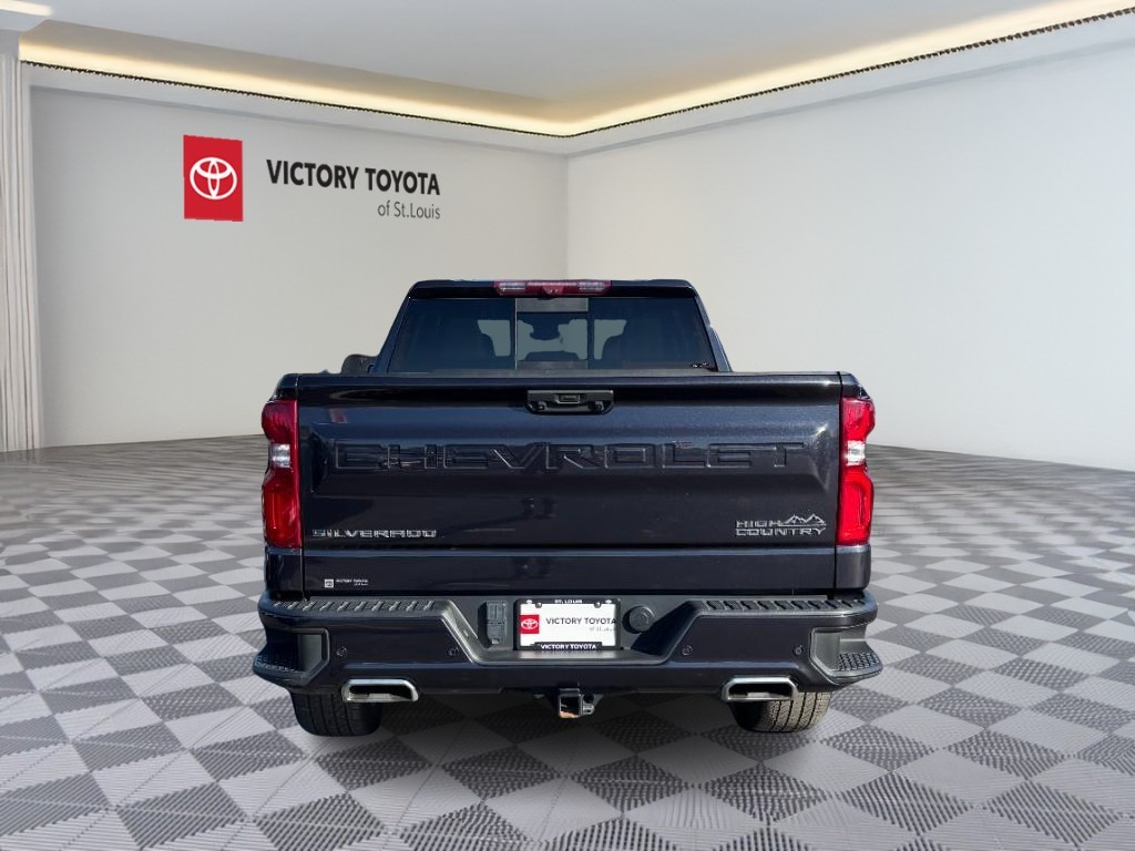 Chevrolet Silverado 1500 Vehicle Full-screen Gallery Image 04