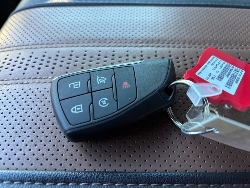 Chevrolet Silverado 1500 Vehicle Full-screen Gallery Image 05