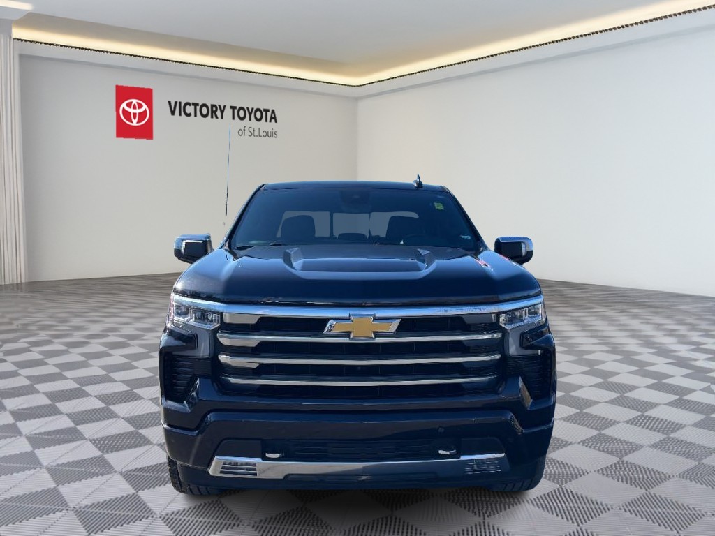 Chevrolet Silverado 1500 Vehicle Full-screen Gallery Image 10