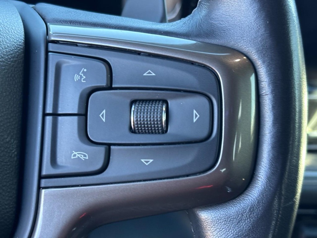 Chevrolet Silverado 1500 Vehicle Full-screen Gallery Image 21