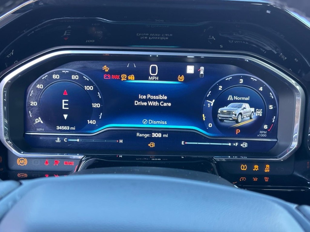 Chevrolet Silverado 1500 Vehicle Full-screen Gallery Image 22