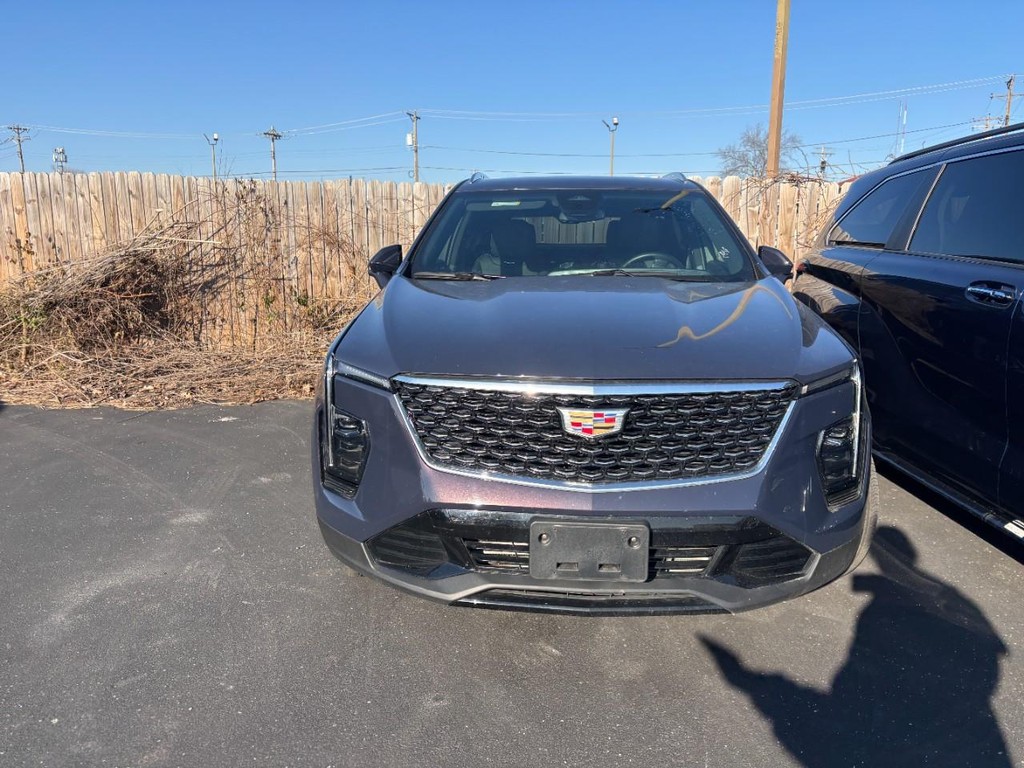 Cadillac XT4 Vehicle Full-screen Gallery Image 02
