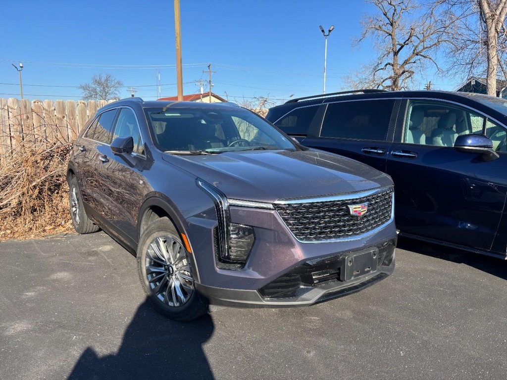 Cadillac XT4 Vehicle Full-screen Gallery Image 03