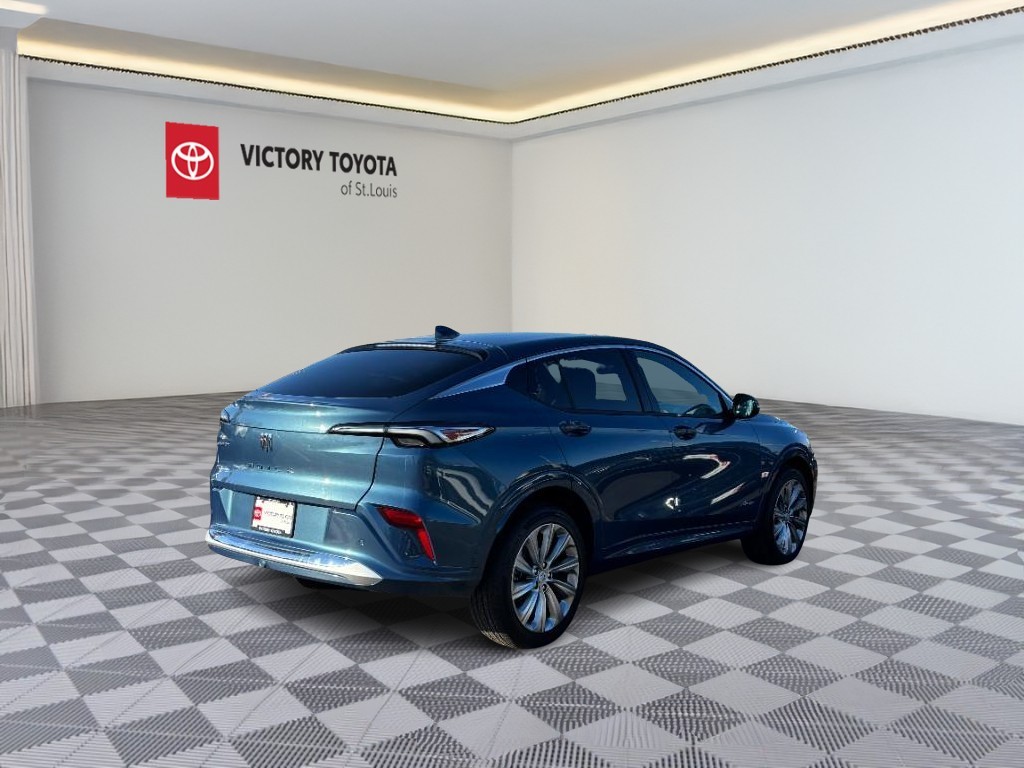 Buick Envista Vehicle Full-screen Gallery Image 03